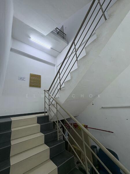 Semi-D Factory for Sale in Taman Perindustrian Kapar Bestari (Kapar) - Elwin Chok - Corridor - PropertyGuru.com.my