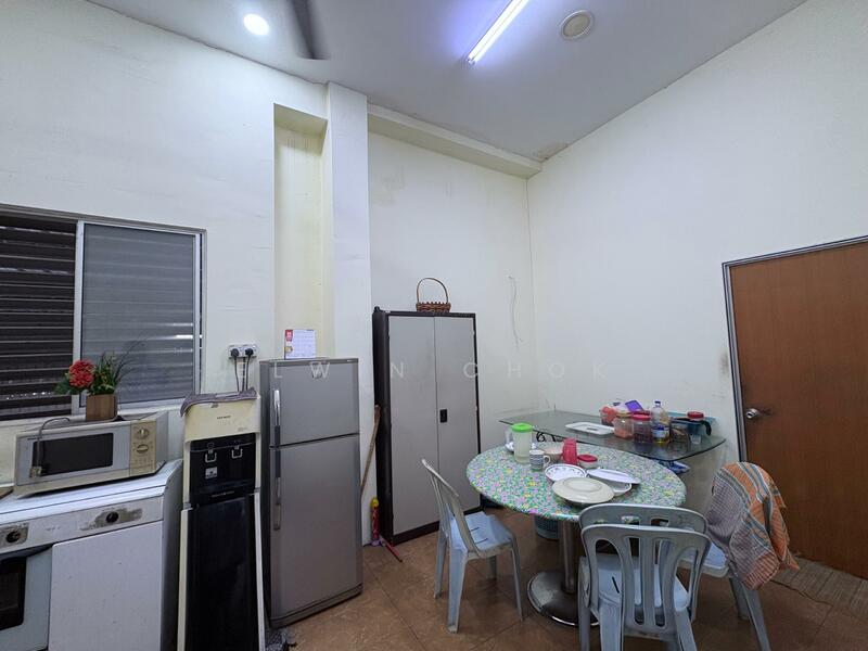 Semi-D Factory for Sale in Taman Perindustrian Kapar Bestari (Kapar) - Elwin Chok - Kitchen - PropertyGuru.com.my