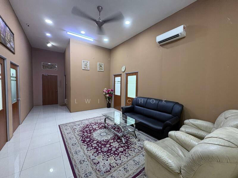 Semi-D Factory for Sale in Taman Perindustrian Kapar Bestari (Kapar) - Elwin Chok - Living Room - PropertyGuru.com.my