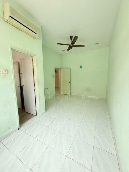 Pulai Utama Pulais Utamas untuk Untuk Dijual - RM 638,000, Mac 2026 - Living Room - PropertyGuru.com.my