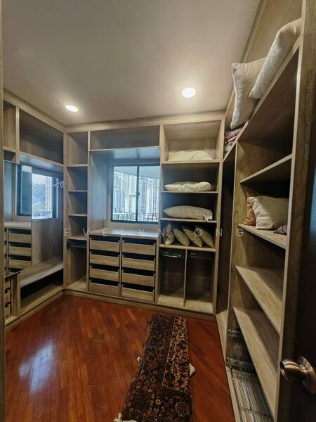 Walk-in Closet Room