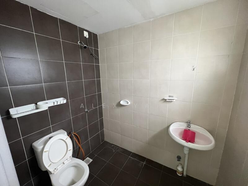 Apartment for Sale at De Bayu Apartment - Alex Yap - Bathroom - PropertyGuru.com.my