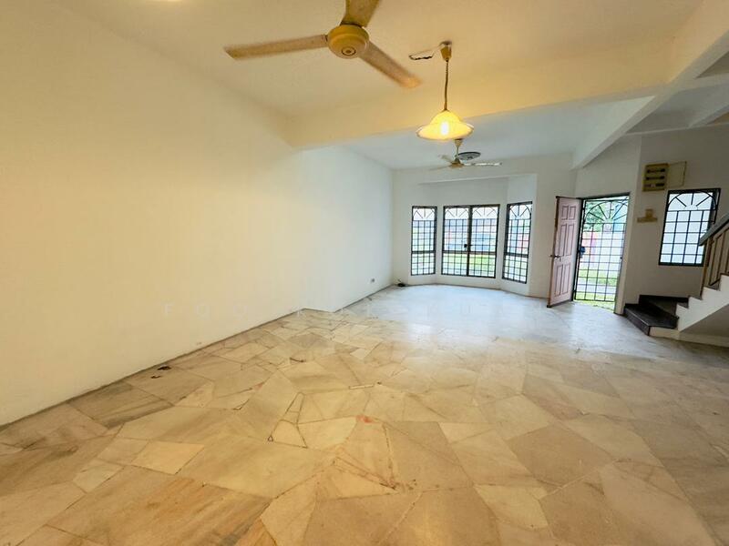 2-storey Terraced House for Sale in Rawang (Selangor) - Kelton Foo - Living Room - PropertyGuru.com.my