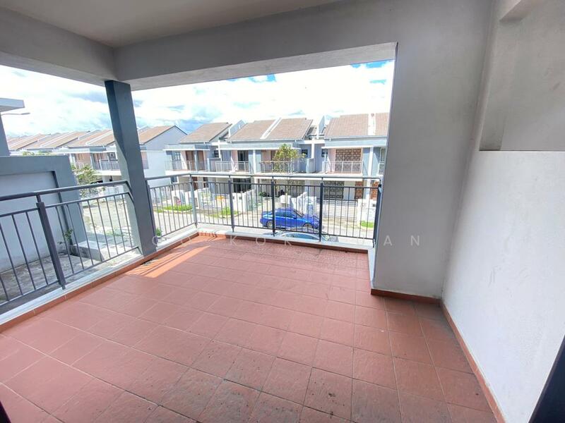 2-storey Terraced House for Sale in Rawang (Selangor) - Foo Kok Kuan - Balcony - PropertyGuru.com.my