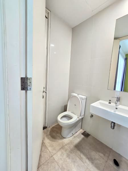 Kondominium untuk Dijual di Kiaramas Danai - Sean Tan - Bathroom - PropertyGuru.com.my
