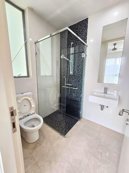 Kondominium untuk Dijual di Kiaramas Danai - Sean Tan - Bathroom - PropertyGuru.com.my