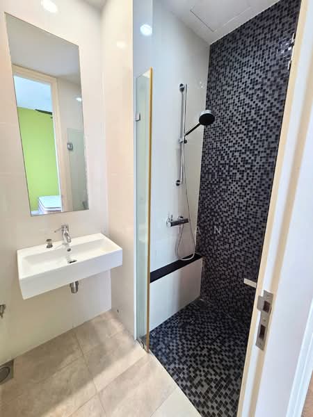 Kondominium untuk Dijual di Kiaramas Danai - Sean Tan - Bathroom - PropertyGuru.com.my