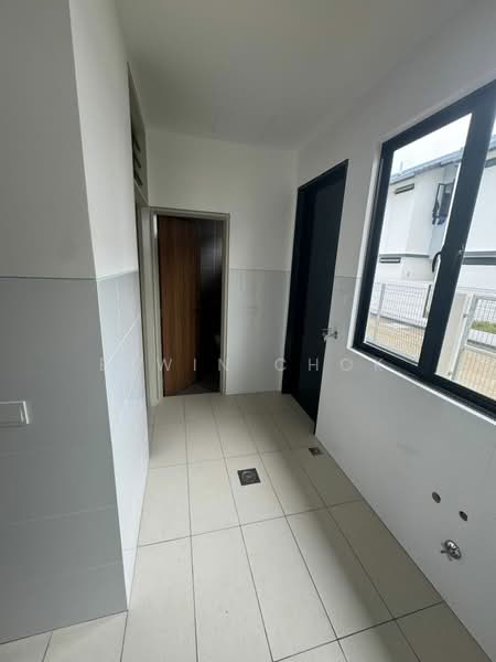 Rumah Teres 2 Tingkat untuk Disewa di Bandar Bukit Raja (Klang) - Elwin Chok - Corridor - PropertyGuru.com.my