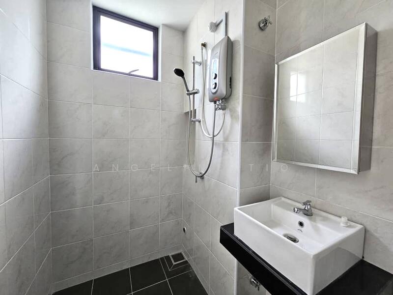 Rumah Teres 2 Tingkat untuk Disewa di Bandar Cassia (Batu Kawan) - Angeline Tio - Bathroom - PropertyGuru.com.my