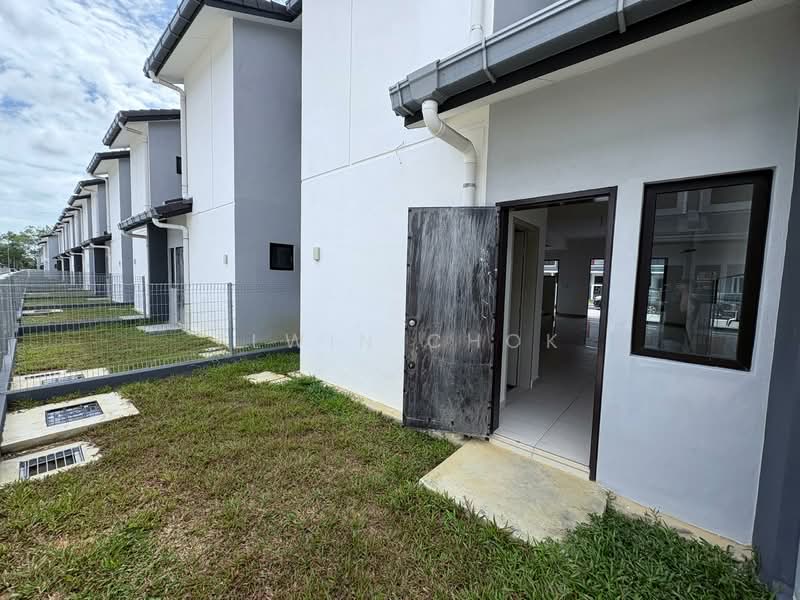 2-storey Terraced House for Sale in Bandar Bukit Raja (Klang) - Elwin Chok - Entrance - PropertyGuru.com.my