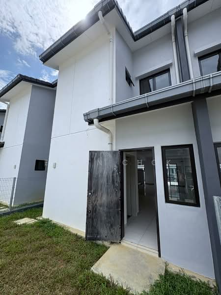 2-storey Terraced House for Sale in Bandar Bukit Raja (Klang) - Elwin Chok - Entrance - PropertyGuru.com.my