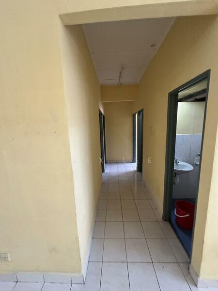 Flat for Rent at Taman Tenaga - Alex Lee - Corridor - PropertyGuru.com.my