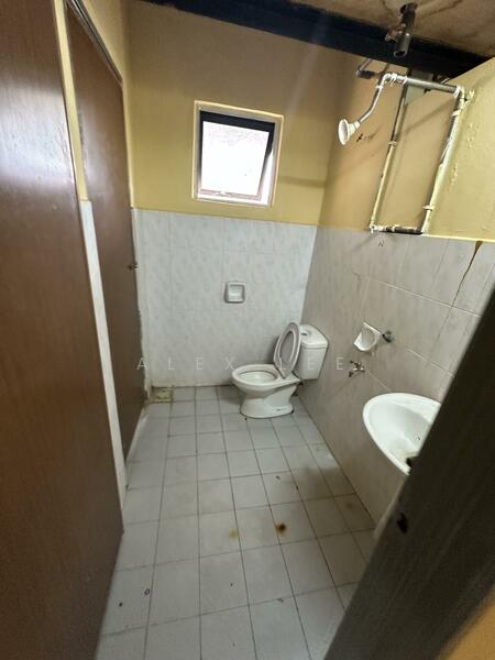 Flat for Rent at Taman Tenaga - Alex Lee - Bathroom - PropertyGuru.com.my