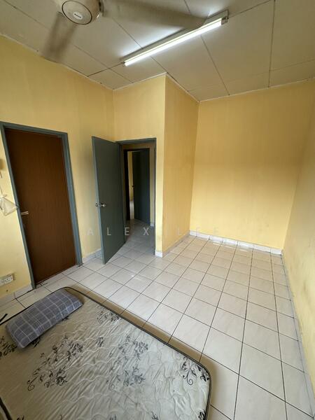 Flat for Rent at Taman Tenaga - Alex Lee - Bedroom - PropertyGuru.com.my