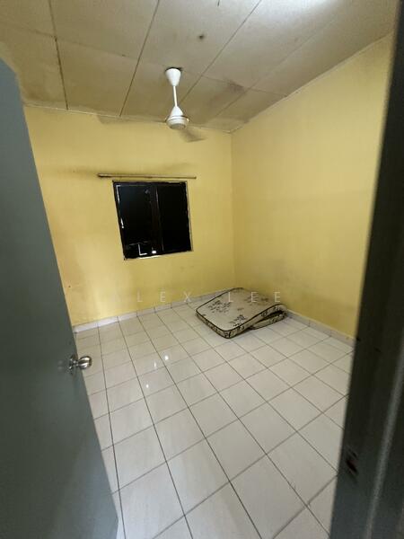 Flat for Rent at Taman Tenaga - Alex Lee - Bedroom - PropertyGuru.com.my