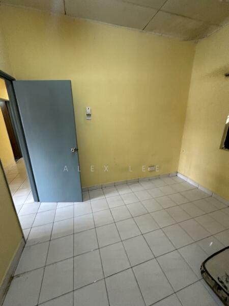 Flat for Rent at Taman Tenaga - Alex Lee - Bedroom - PropertyGuru.com.my