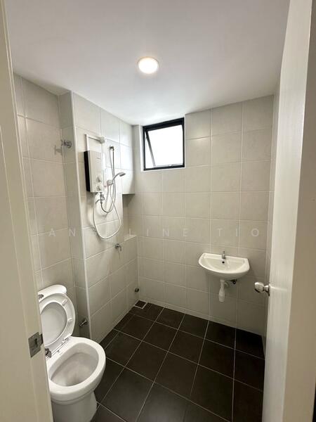 Townhouse for Sale in Bandar Cassia (Batu Kawan) - Angeline Tio - Bathroom - PropertyGuru.com.my