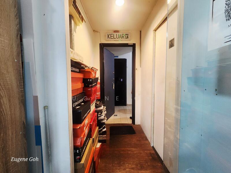 2nd Floor - Back Unit - Entry Walkway