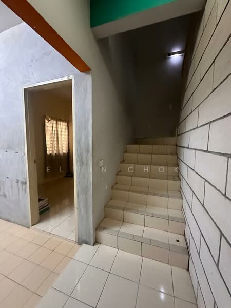 2-storey Terraced House for Sale in Setia Indah (Setia Alam) - Elwin Chok - Corridor - PropertyGuru.com.my