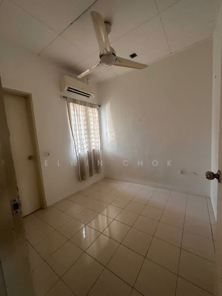 2-storey Terraced House for Sale in Setia Indah (Setia Alam) - Elwin Chok - Bedroom - PropertyGuru.com.my
