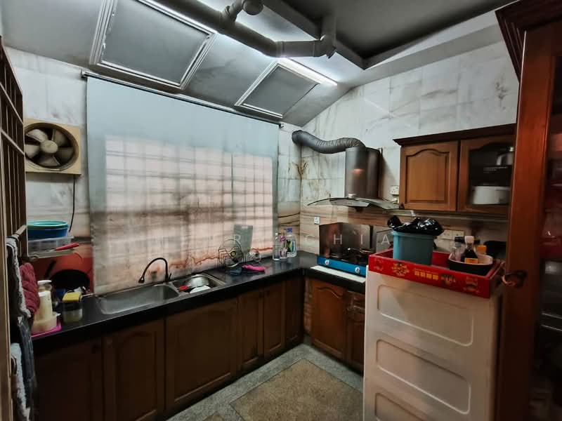 Rumah Teres 3 Tingkat untuk Dijual di Batu 9 (Cheras) - Henry Chia - PropertyGuru.com.my