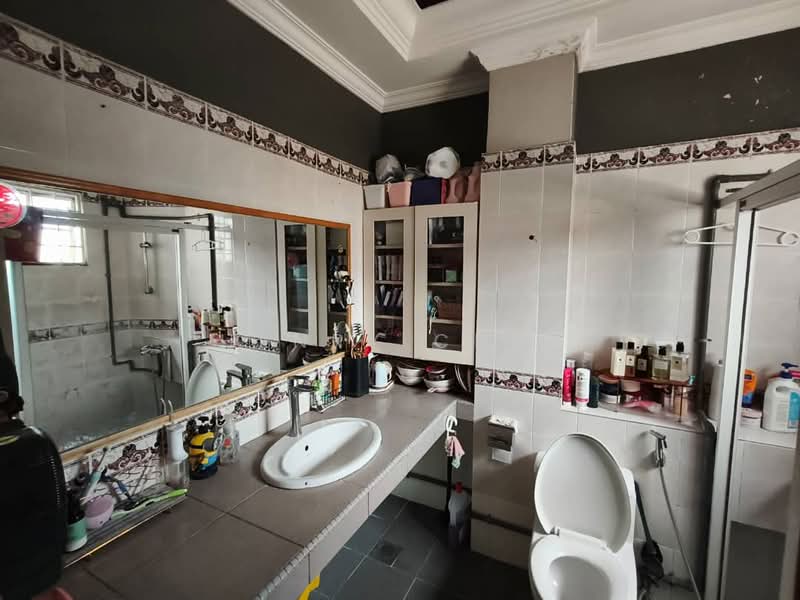 Rumah Teres 3 Tingkat untuk Dijual di Batu 9 (Cheras) - Henry Chia - PropertyGuru.com.my