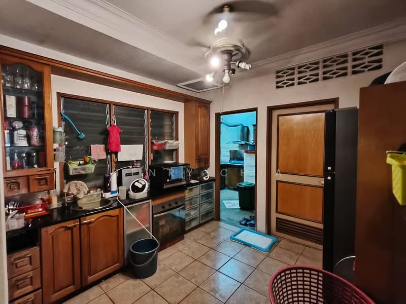 Rumah Teres 3 Tingkat untuk Dijual di Batu 9 (Cheras) - Henry Chia - PropertyGuru.com.my