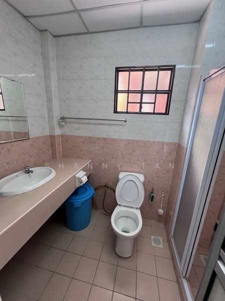 Semi-Detached House for Sale in Sungai Long (Bandar Sungai Long) - Shanny Tan - Bathroom - PropertyGuru.com.my