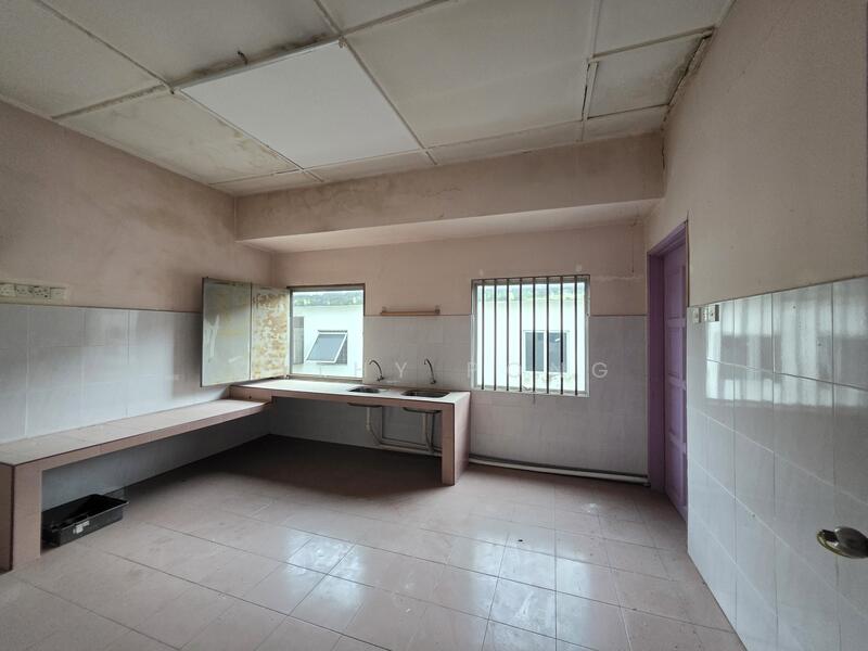 Shop / Office for Sale in Rawang (Selangor) - Kathy Pong - Kitchen - PropertyGuru.com.my