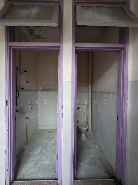 Shop / Office for Sale in Rawang (Selangor) - Kathy Pong - Bathroom - PropertyGuru.com.my