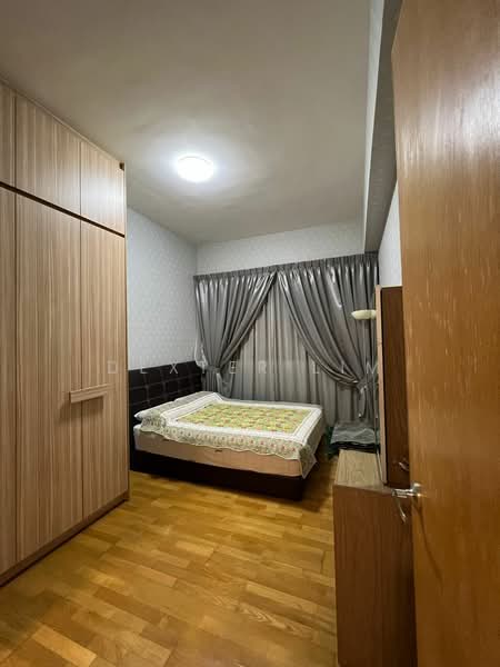Kediaman Servis untuk Dijual di Setia SKY Residences - Dexter Lim - Bedroom - PropertyGuru.com.my