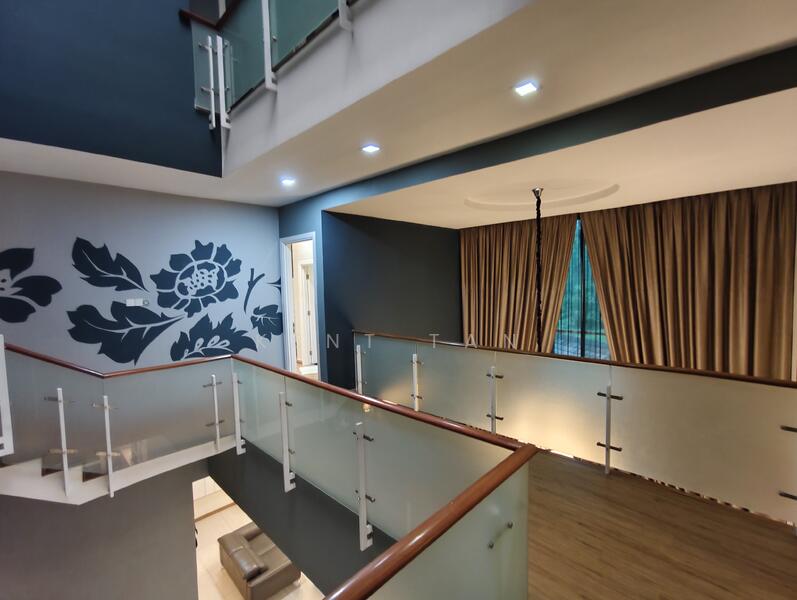 Semi-Detached House for Sale in Taman Bukit Suria (Cheras) - Kent Tan - Corridor - PropertyGuru.com.my