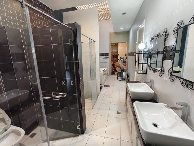 Semi-Detached House for Sale in Taman Bukit Suria (Cheras) - Kent Tan - Bathroom - PropertyGuru.com.my