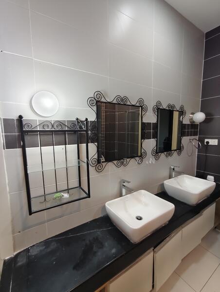 Semi-Detached House for Sale in Taman Bukit Suria (Cheras) - Kent Tan - Bathroom - PropertyGuru.com.my
