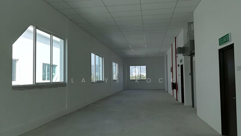 Semi-D Factory for Rent in Batu Maung (Penang) - Gladys Kock - Corridor - PropertyGuru.com.my