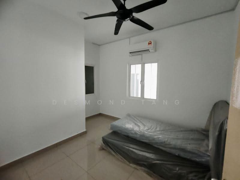 2-storey Terraced House for Sale in Taman Sungai Besi Indah (Seri Kembangan) - Desmond Tang - Bedroom - PropertyGuru.com.my