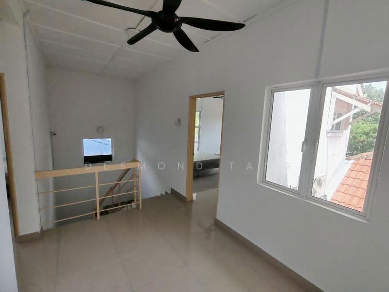 2-storey Terraced House for Sale in Taman Sungai Besi Indah (Seri Kembangan) - Desmond Tang - Corridor - PropertyGuru.com.my