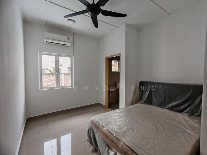 2-storey Terraced House for Sale in Taman Sungai Besi Indah (Seri Kembangan) - Desmond Tang - Bedroom - PropertyGuru.com.my