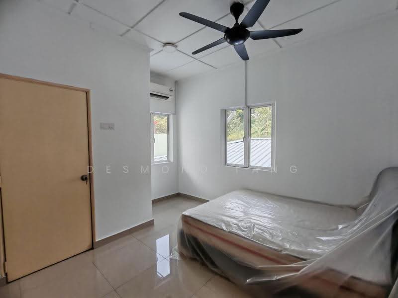 2-storey Terraced House for Sale in Taman Sungai Besi Indah (Seri Kembangan) - Desmond Tang - Bedroom - PropertyGuru.com.my