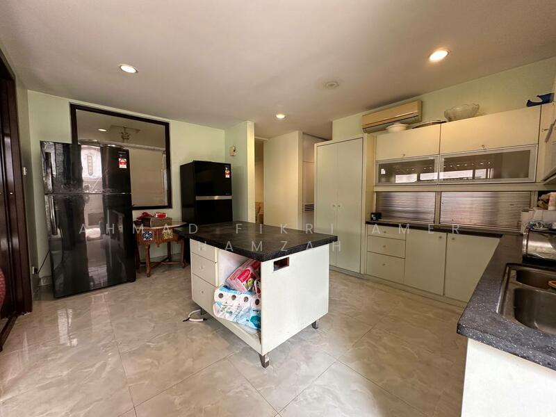 Semi-Detached House for Sale in Sri Hartamas (Kuala Lumpur) - Ahmad Fikri Amer Hamzah - Kitchen - PropertyGuru.com.my