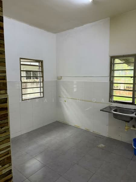 Semi-Detached House for Sale in Taman Tasik Semenyih (Semenyih) - Zuraidah Dan - Kitchen - PropertyGuru.com.my