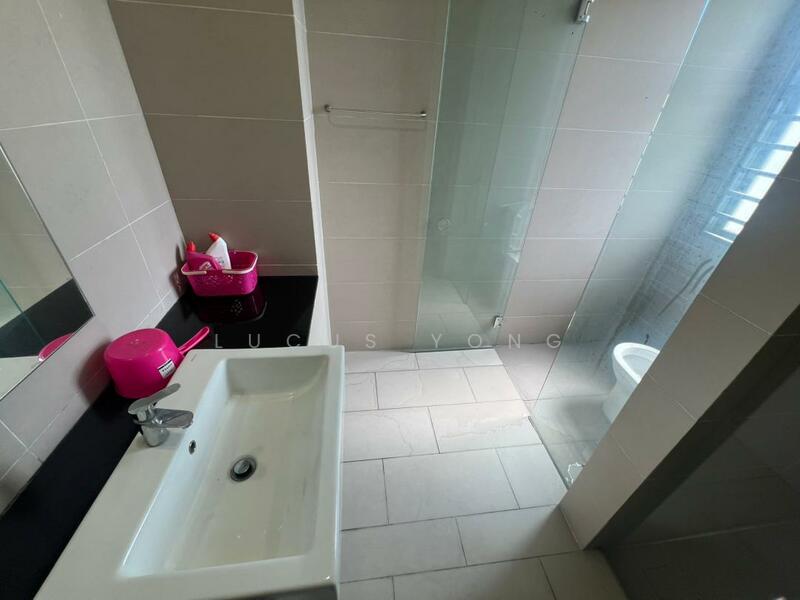 3-storey Terraced House for Rent in Lake Fields (Sungai Besi) - Lucus Yong - Bathroom - PropertyGuru.com.my