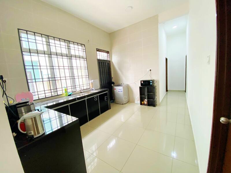 Cluster House for Rent in Nusantara Prima (Gelang Patah) - Elise Chia - Kitchen - PropertyGuru.com.my