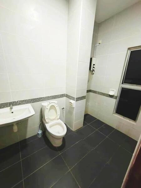 Cluster House for Rent in Nusantara Prima (Gelang Patah) - Elise Chia - Bathroom - PropertyGuru.com.my