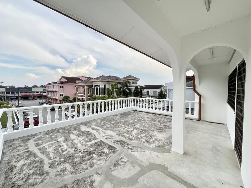 Rumah Teres 2-Tingkat untuk Dijual di Bidor (Perak) - Joel Lee - Balcony - PropertyGuru.com.my
