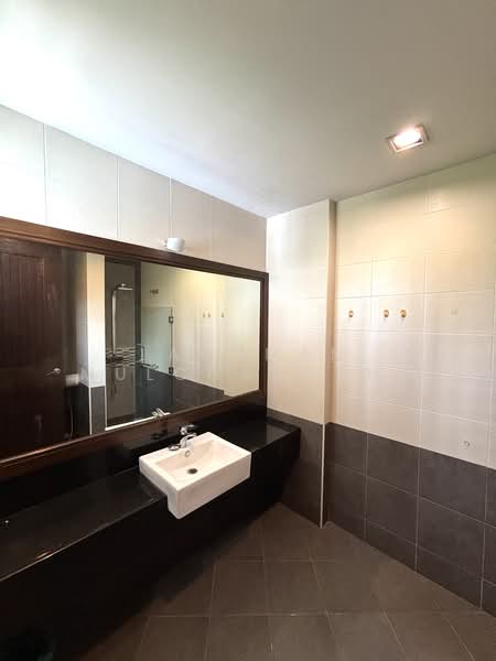 Bungalow for Sale in Mont Kiara (Kuala Lumpur) - Lachman Mulchandani - Fourth bathroom - PropertyGuru.com.my