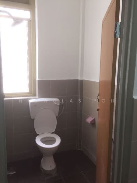 Shop for Rent in Ipoh (Perak) - Nicholas Poh - Bathroom - PropertyGuru.com.my