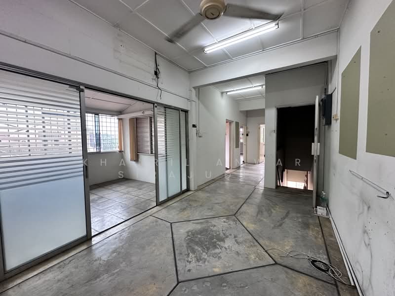 Shop / Office for Rent in Subang Jaya (Selangor) - Khairil Anwar Sirajudin - Interior - PropertyGuru.com.my