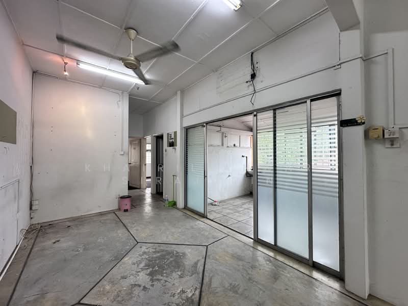 Shop / Office for Rent in Subang Jaya (Selangor) - Khairil Anwar Sirajudin - Interior - PropertyGuru.com.my