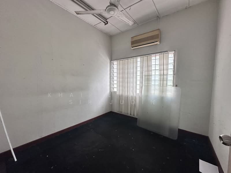 Shop / Office for Rent in Subang Jaya (Selangor) - Khairil Anwar Sirajudin - Interior - PropertyGuru.com.my